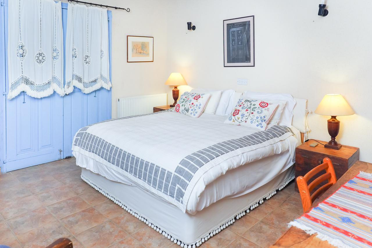 Adamos Hotel Apartments Tochni Exterior photo